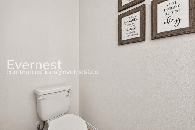 Building Photo - Spacious 5 Bed, 3.5 Bath Home with Fenced Yard and 2-Car Garage | Available Soon!