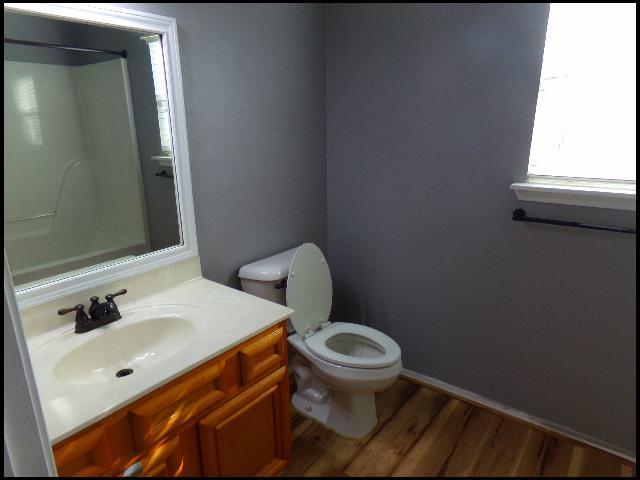 Building Photo - 909 Yarrow Dr