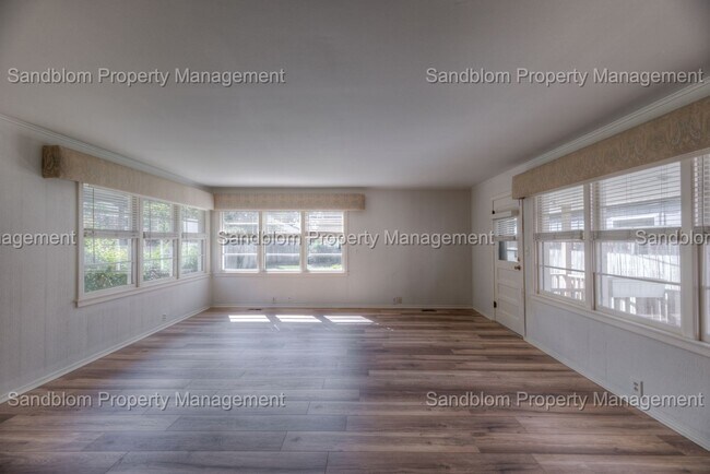 Building Photo - For Lease | Brookside | $1800 Rent | Available now!