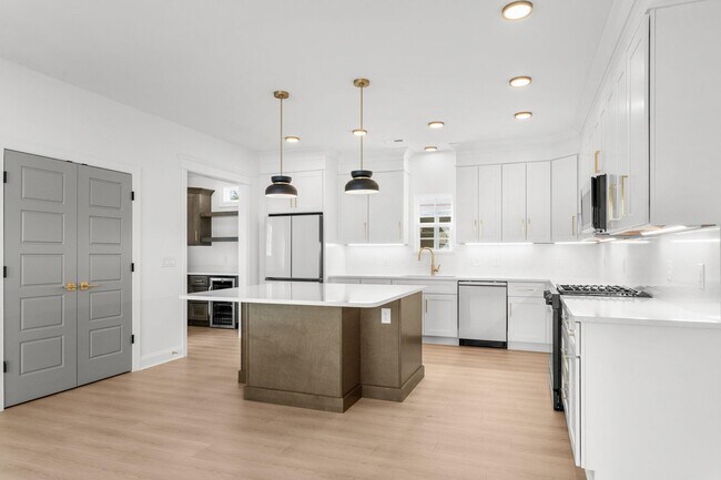Building Photo - 113 ARBOR RIDGE CIR