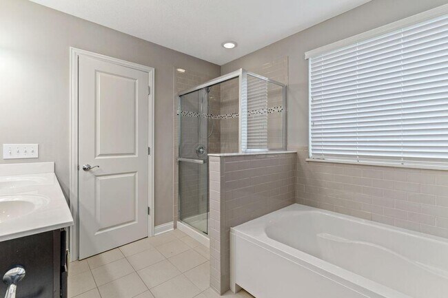Building Photo - 5912 Danann Dr