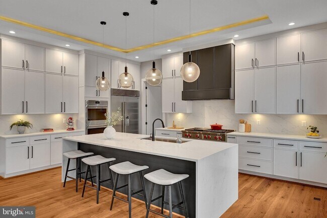 Building Photo - 1100 Balls Hill Rd