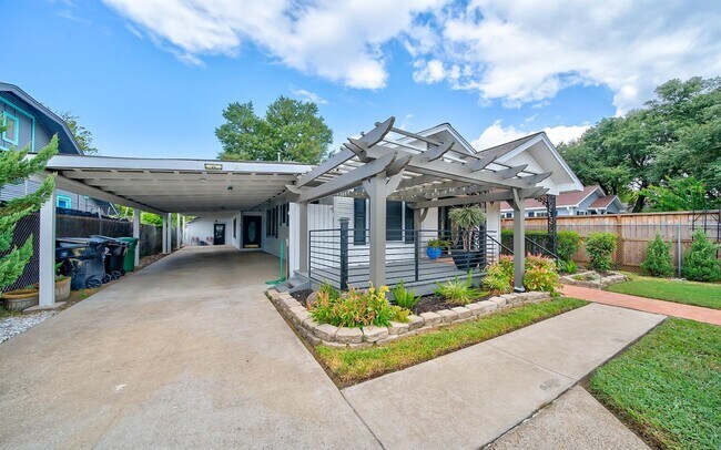 Building Photo - 3905 Billingsley St