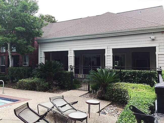 Building Photo - 1330 Old Spanish Trl