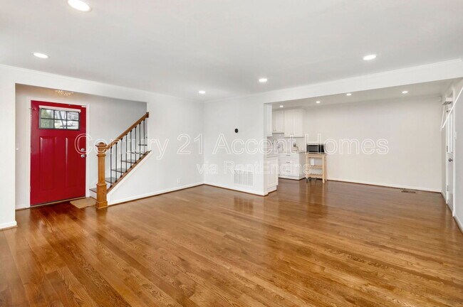 Building Photo - 5026 23rd St S