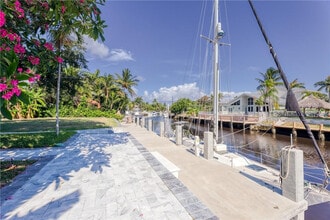 Building Photo - 2680 NE 24th St