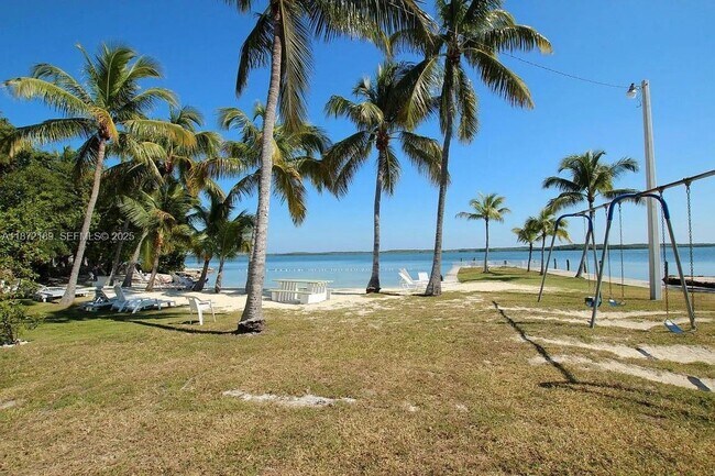 Building Photo - 60 SE Marlin Ave