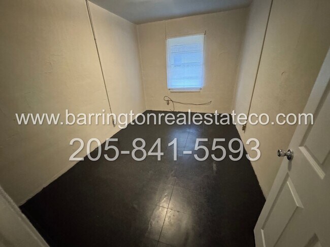 Building Photo - 337 Iota Ave S