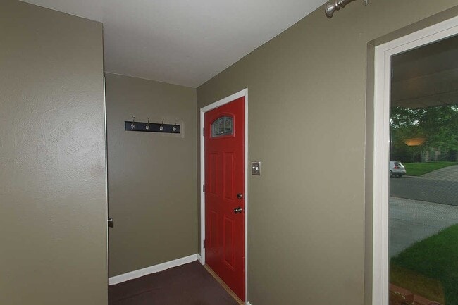 Building Photo - 1430 S Eaton Ct