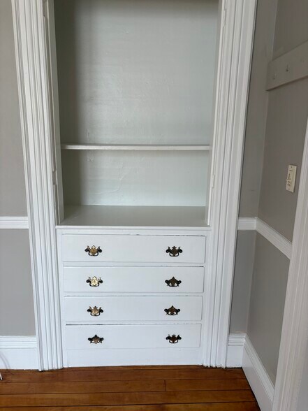 Building Photo - 1107 Bridge St