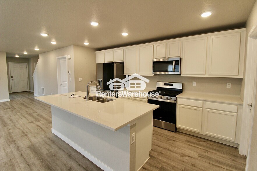 Building Photo - 911 Plum Creek Ct