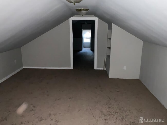 Building Photo - 60 Kensington Ave