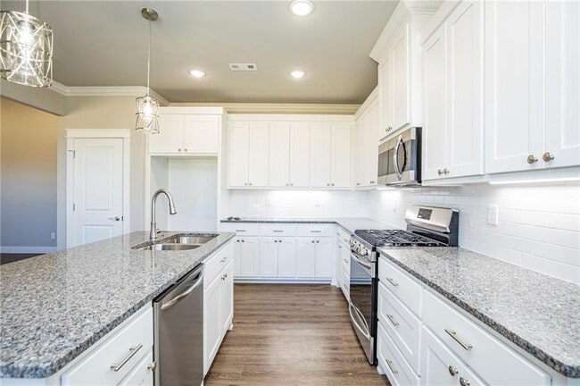 Building Photo - 1936 Seay Cir