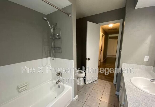 Building Photo - 5615 S Farm Rd 163