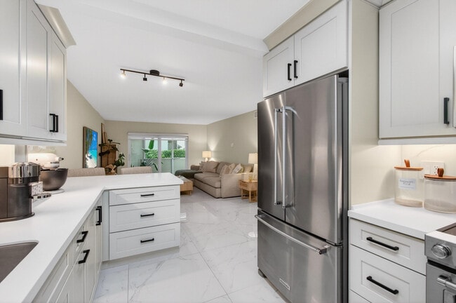 Building Photo - 322 N Federal Hwy