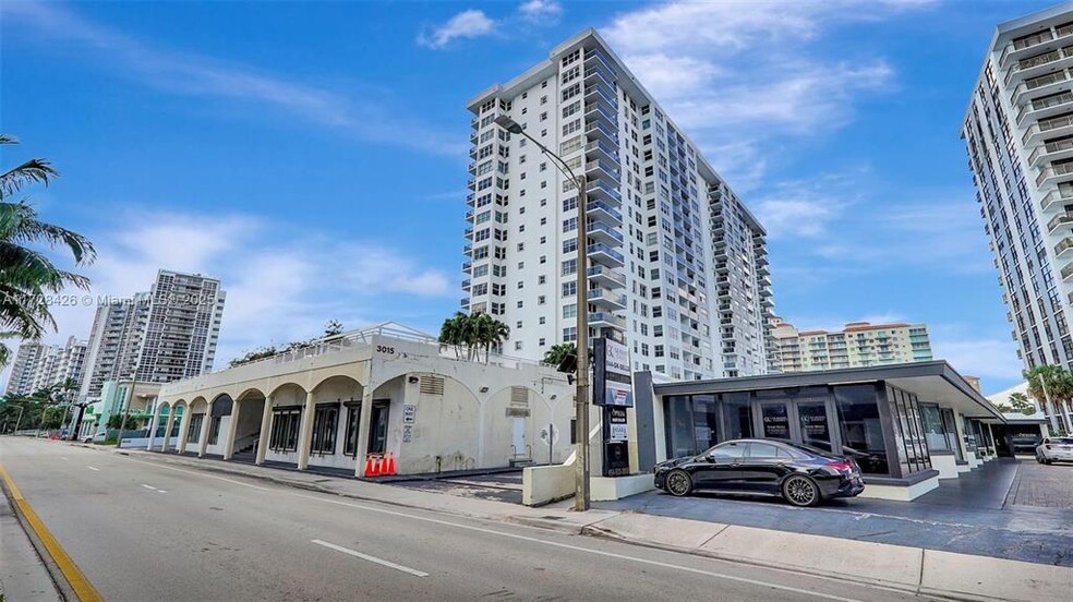 Building Photo - 3015 N Ocean Blvd