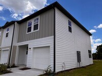 Building Photo - 1004 Appleton St