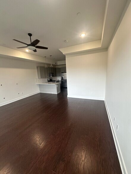 First Floor - 516 W Montgomery Ave