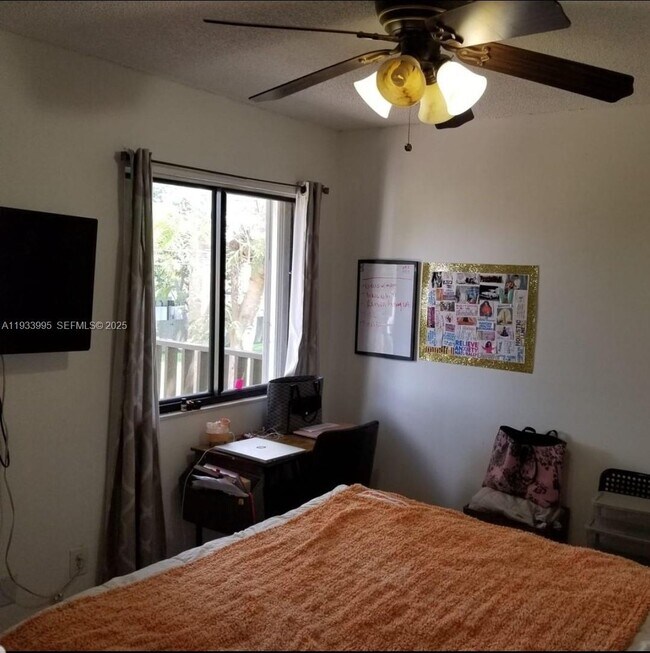 Building Photo - 9535 SW 148th Ave Cir E