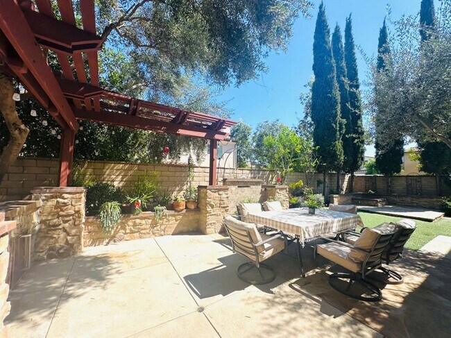 Building Photo - Single House Irvine