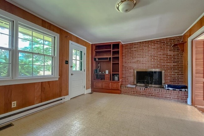 Building Photo - 35097 Hillsborough Dr