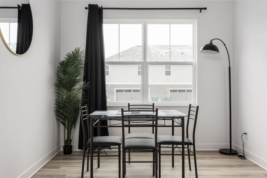 Building Photo - 17355 Wellburn Dr