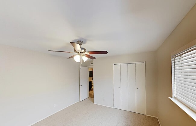 Building Photo - MOVE IN READY