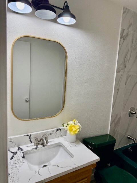 Building Photo - 7907 Locksley Rd