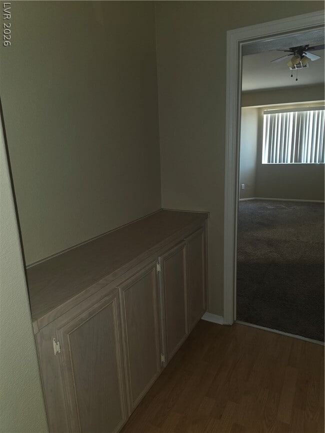 Building Photo - 9740 Panorama Cliff Dr