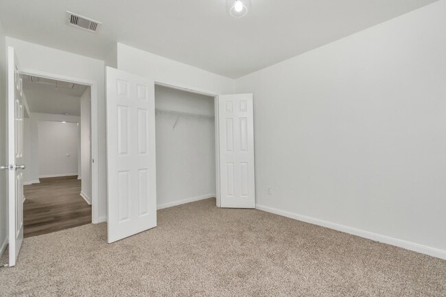 Building Photo - 7019 Parkford Meadow Dr