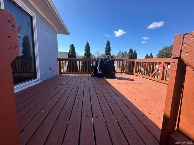 Building Photo - 495 Kimball Ave