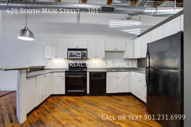 Building Photo - 421 S Main St