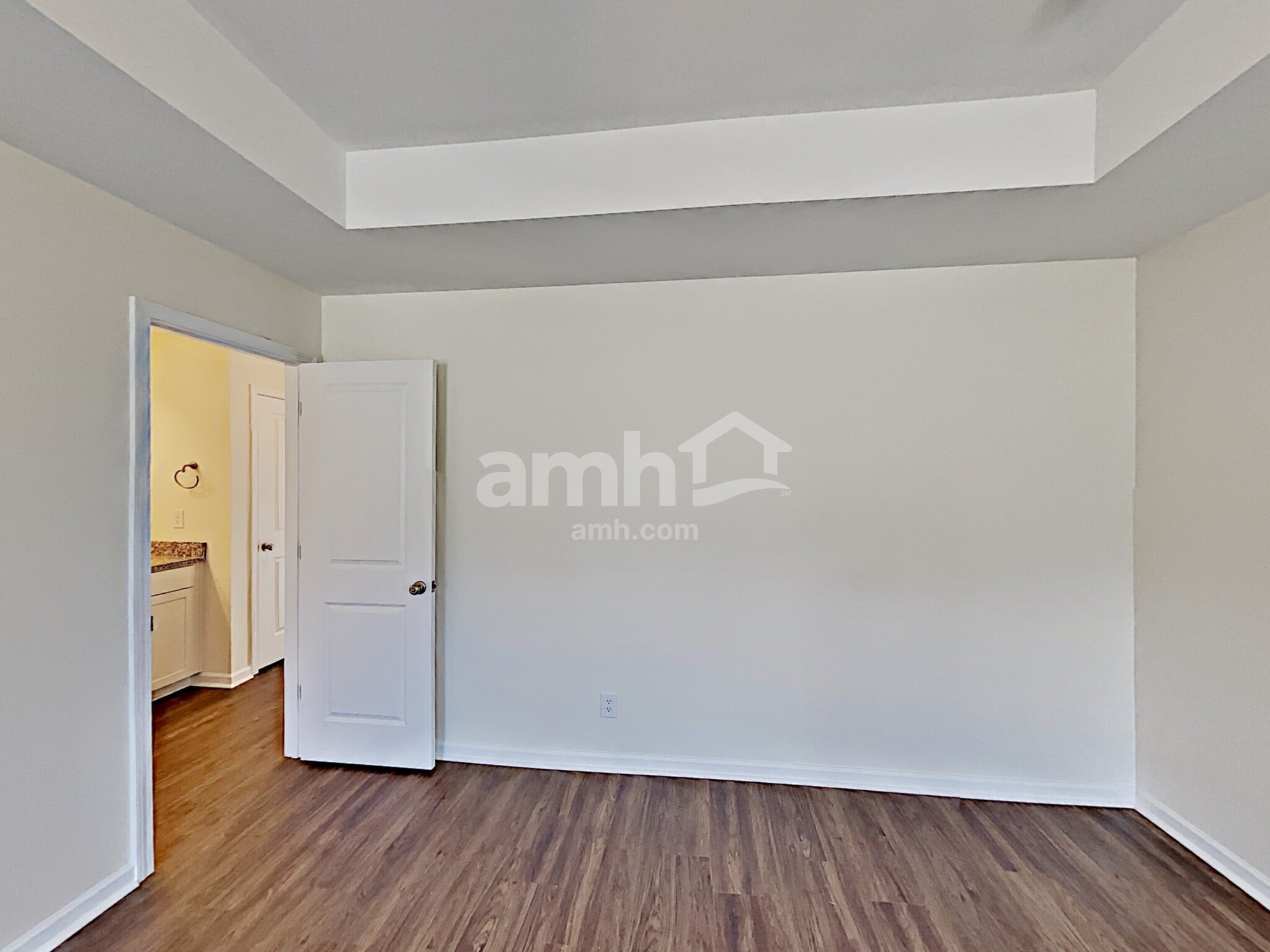 Building Photo - 529 Camp dr