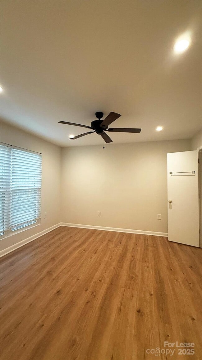 Building Photo - 4948 Sardis Rd