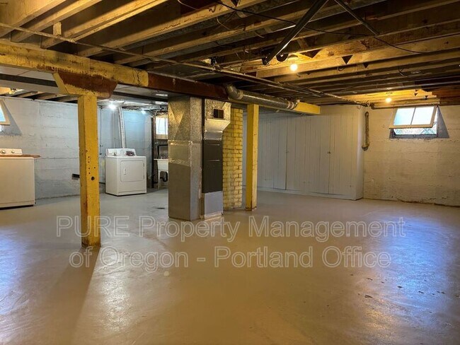 Building Photo - 5311 NE 30th Ave