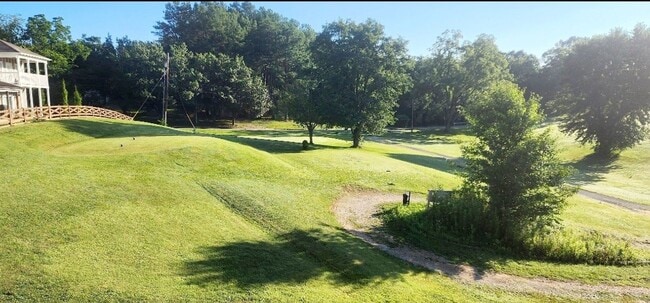 Building Photo - Modern 3-Bedroom Townhome with Pool Access Near Downtown Cookeville