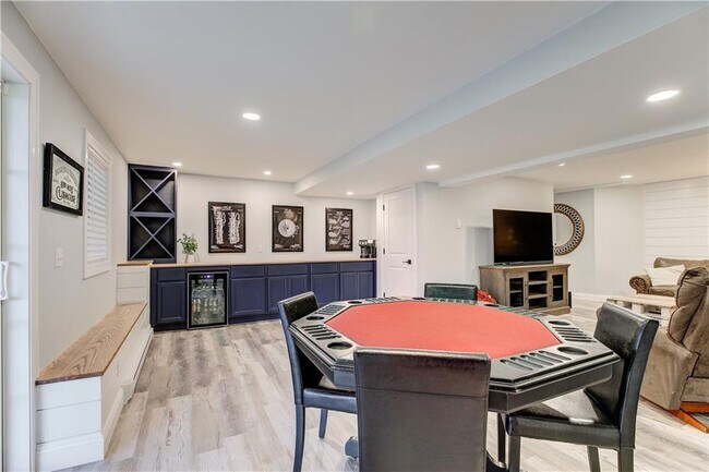 Building Photo - 142 Ferreira Ave
