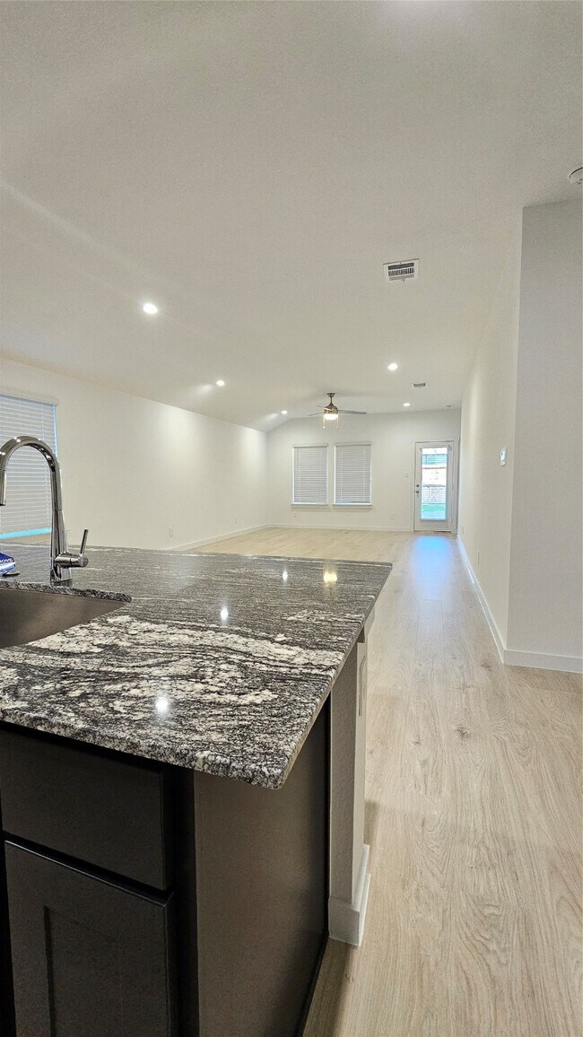 Building Photo - 1654 Westway Dr