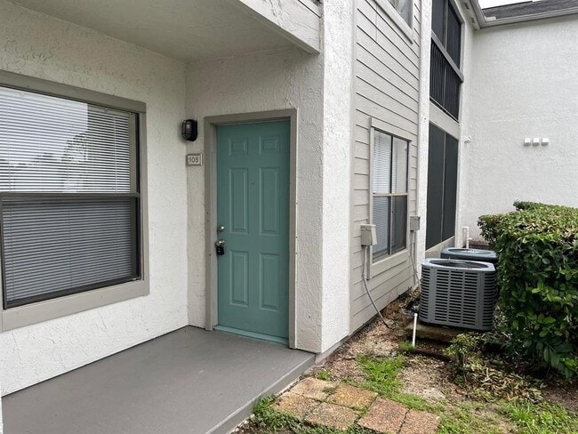 Building Photo - 2260 Cascades Blvd