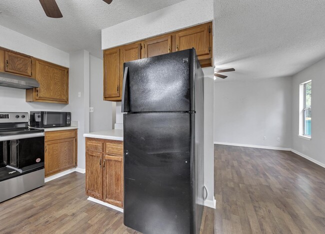 Building Photo - 503 Aleta Ave