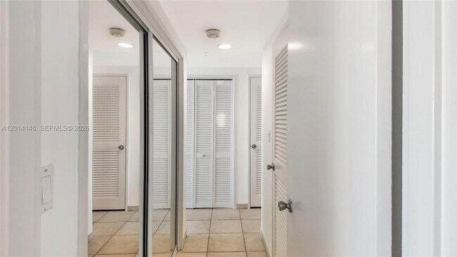 Building Photo - 5601 Collins Ave