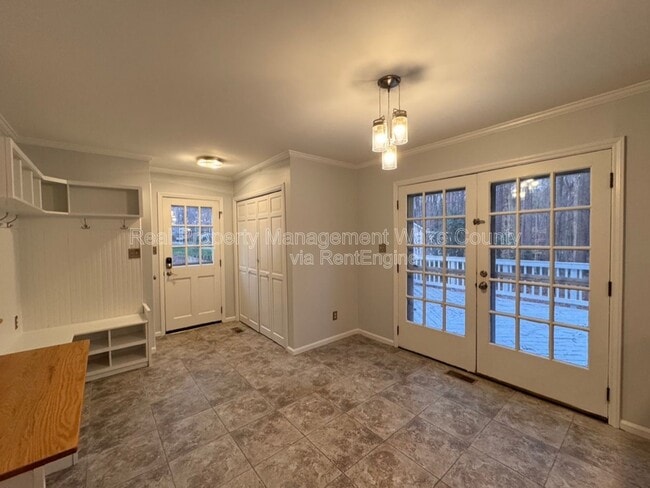 Building Photo - 102 Brodick Ct