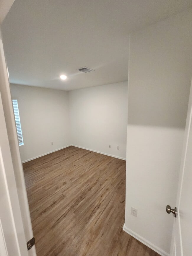 Building Photo - 224 Bennett Lp