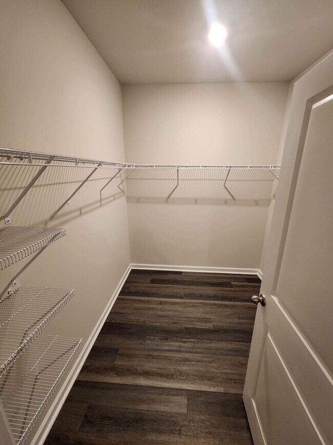 Building Photo - 323 Vaccaro Dr