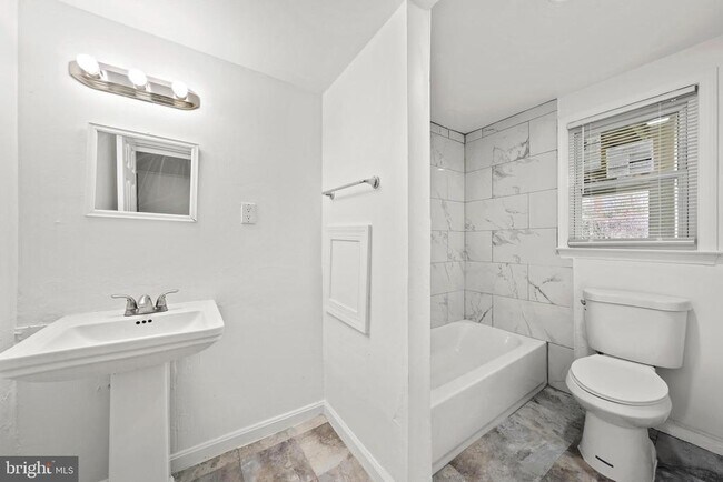 Building Photo - 7515 Pleasant Way
