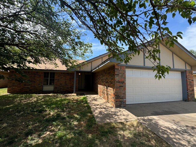 Building Photo - Lubbock Cooper ISD Gem: Ready-to-Rent July...