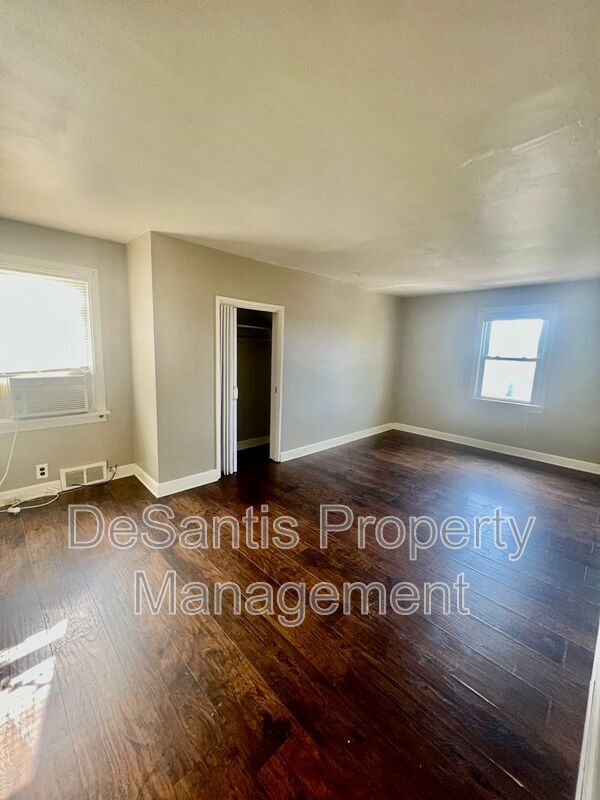 Building Photo - 1718 Pierce St