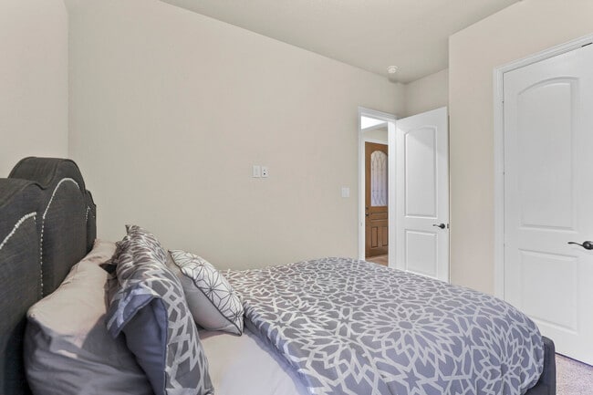 Building Photo - 11482 Misty Ridge Dr