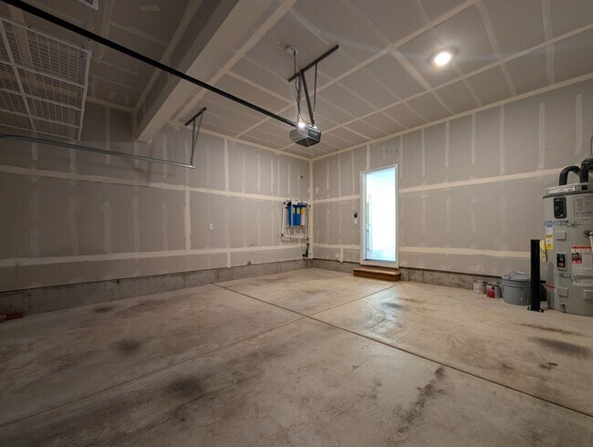 Building Photo - 2651 Fenya St