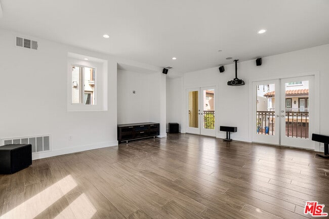 Building Photo - 5744 S Celedon Creek